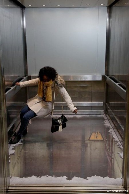 Иллюзия в лифте